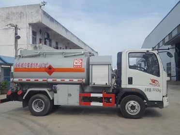 重汽小豪沃飛機(jī)加油車(chē) 重汽小豪沃飛機(jī)加油車(chē)
