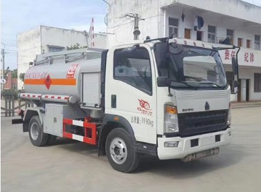 重汽小豪沃飛機(jī)加油車(chē) 重汽小豪沃飛機(jī)加油車(chē)