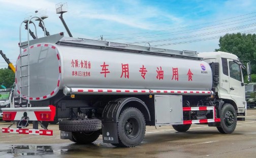 東風(fēng)天錦12方食用油運(yùn)輸車(chē)_潤(rùn)知星牌SCS5180GSYDFH6型食用油運(yùn)輸車(chē) 東風(fēng)天錦12方食用油運(yùn)輸車(chē)_潤(rùn)知星牌SCS5180GSYDFH6型食用油運(yùn)輸車(chē)